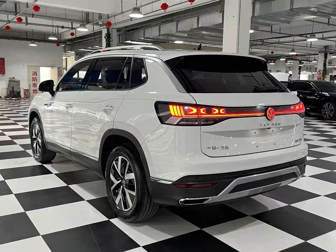 Volkswagen Tayron 2023 280TSI 2WD Luxury Plus Advanced Edition фото 7