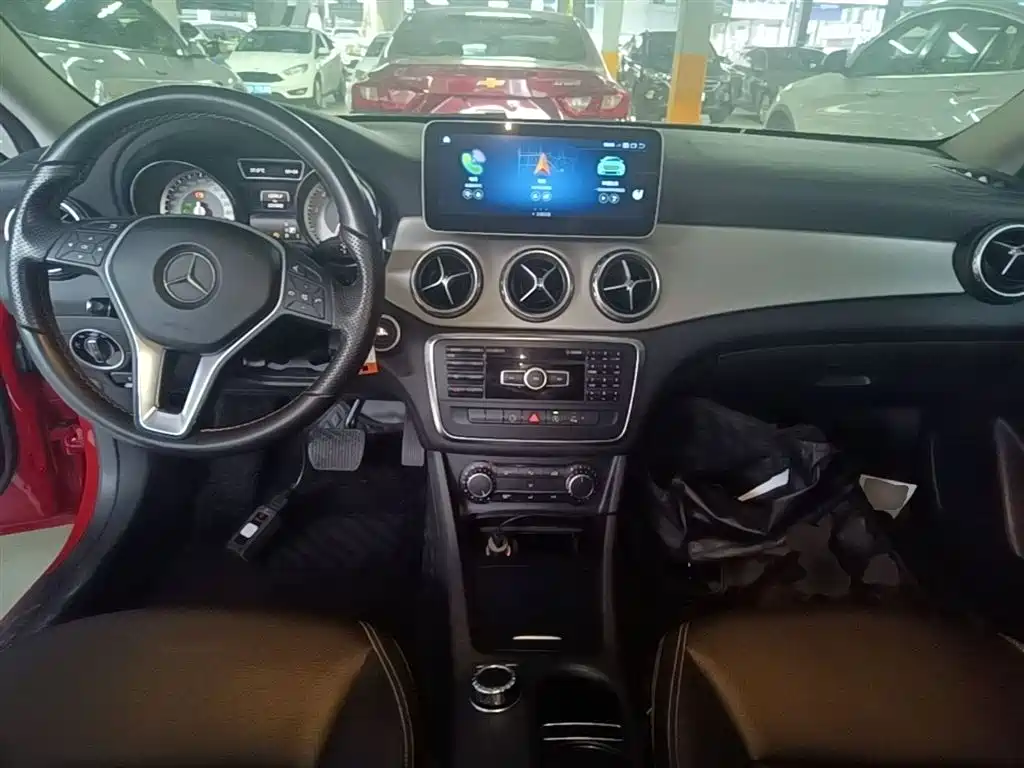 Mercedes-Benz GLA 2015 GLA 200 Dynamic фото 10