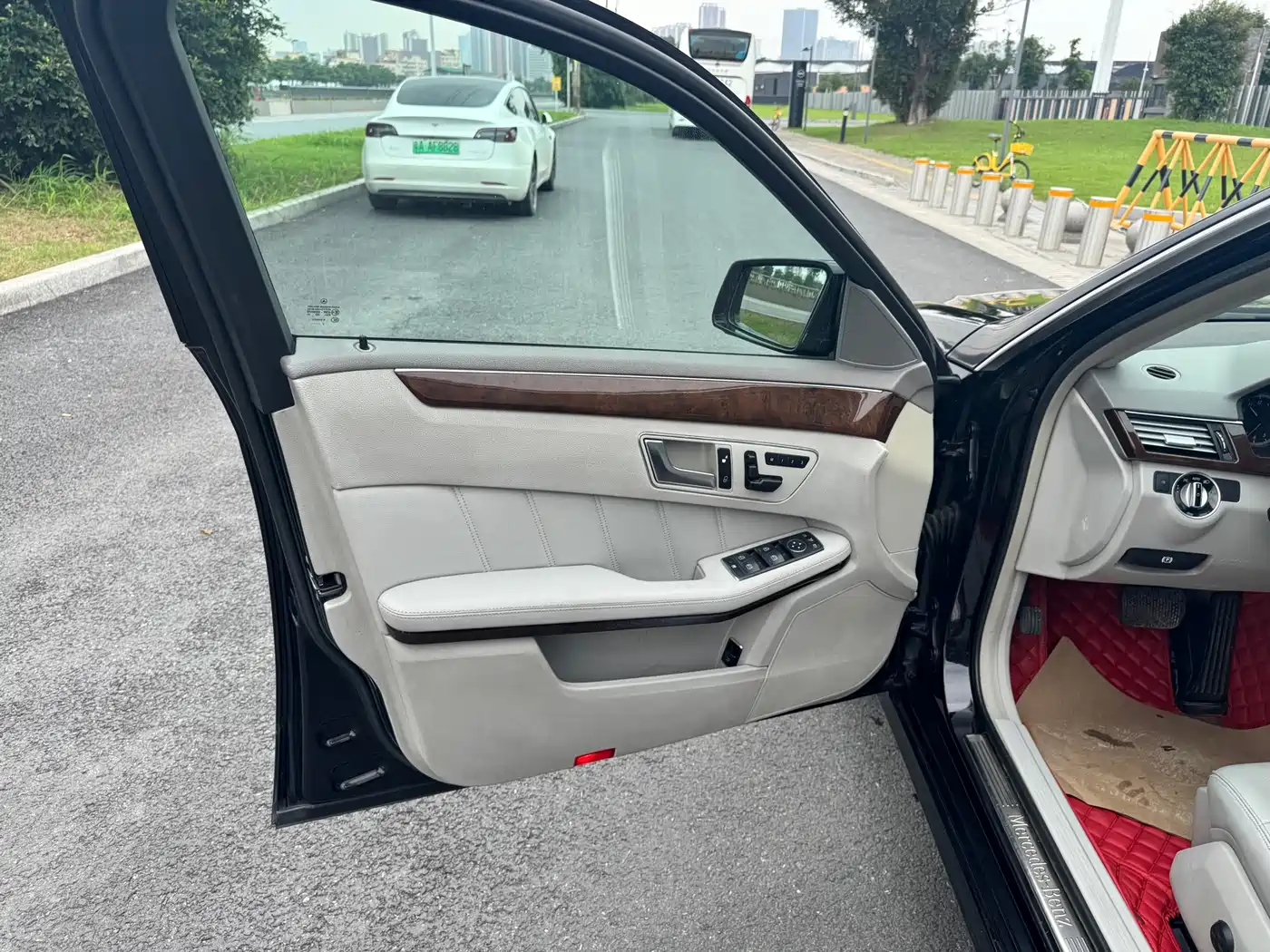 Mercedes-Benz E-Class 2012 E 300 L Fashion Luxury фото 8