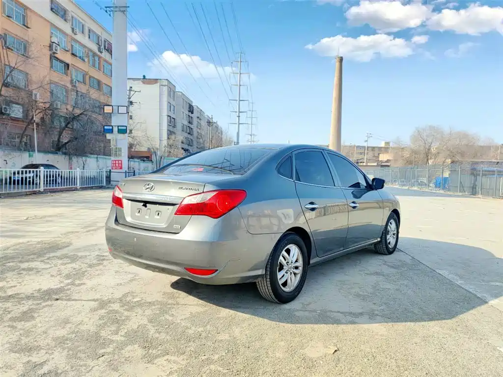Hyundai Elantra 2011 1.6L Automatic Luxury фото 14