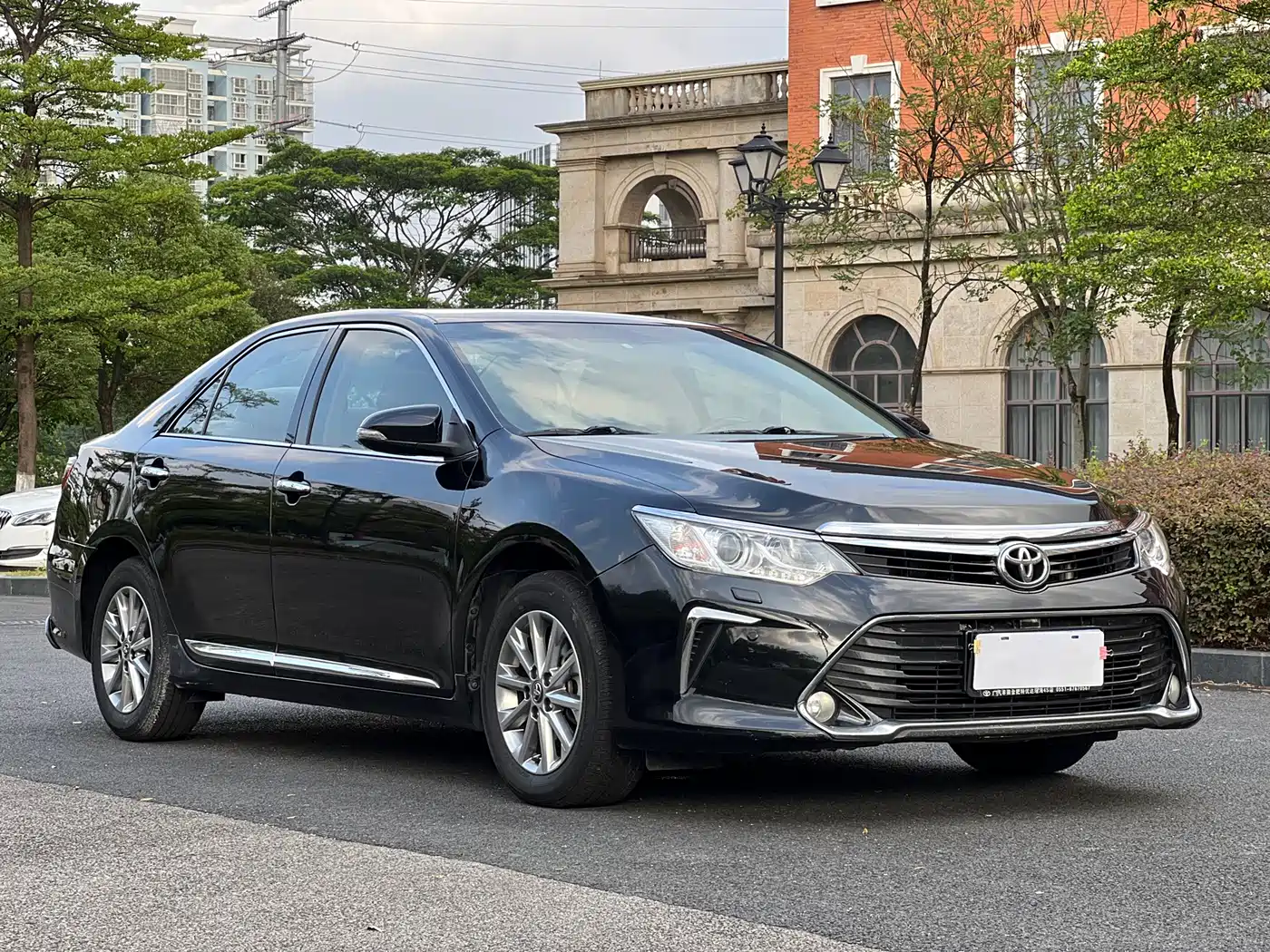 Toyota Camry 2016 2.0G 10th Anniversary Luxury Edition фото 3