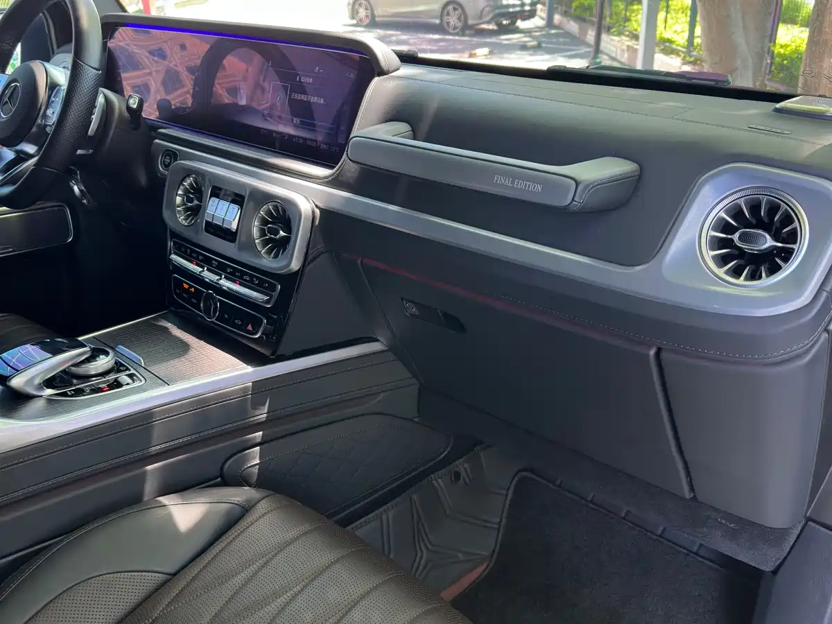 Mercedes-Benz G-Class 2024 G 500 Collector's Edition фото 12