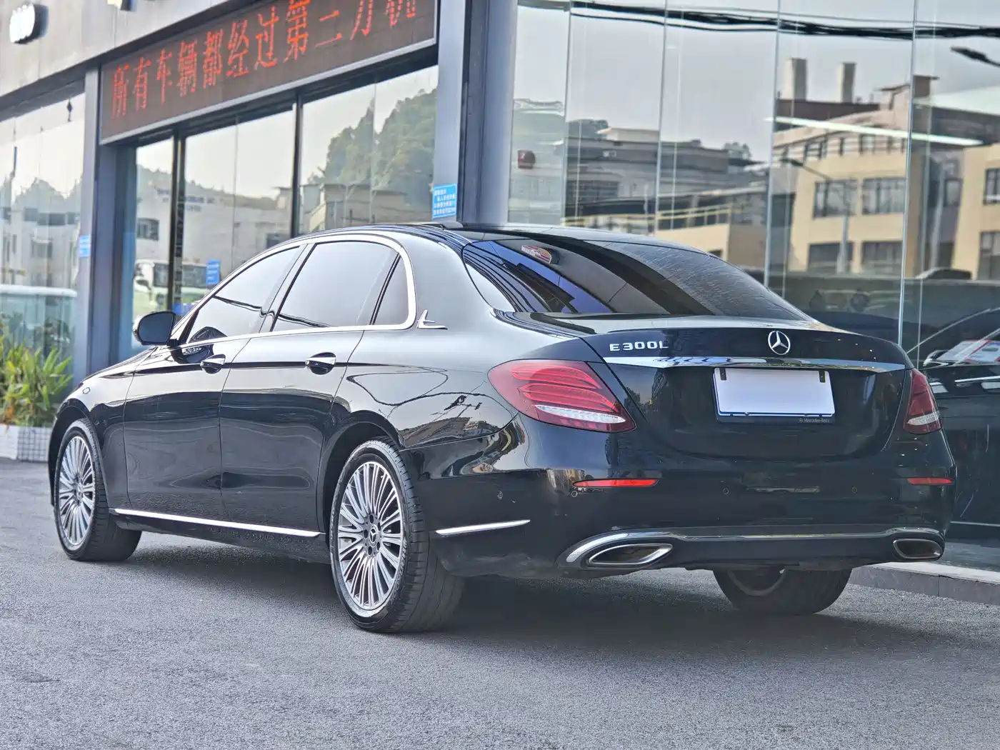 Mercedes-Benz E-Class 2020 Facelift E 300 L Fashion фото 3