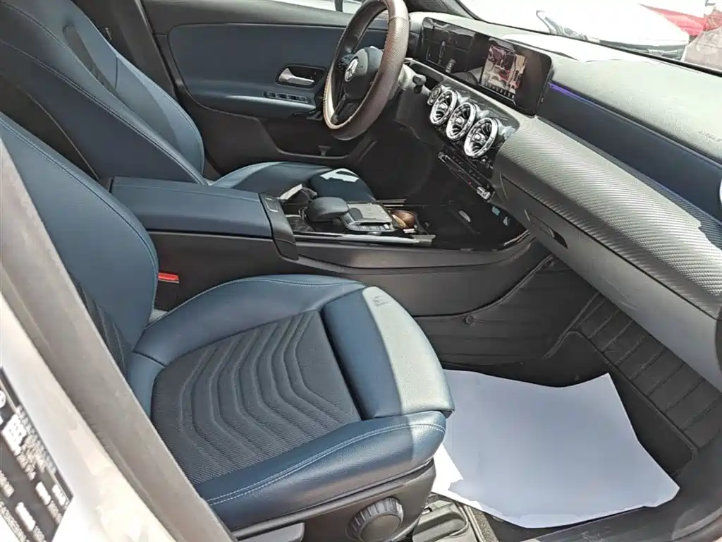 Mercedes-Benz A-Class 2022 A 180 L фото 25