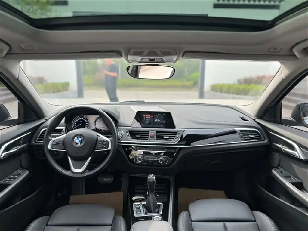 BMW 1 Series 2018 Facelift 118i Sport фото 18