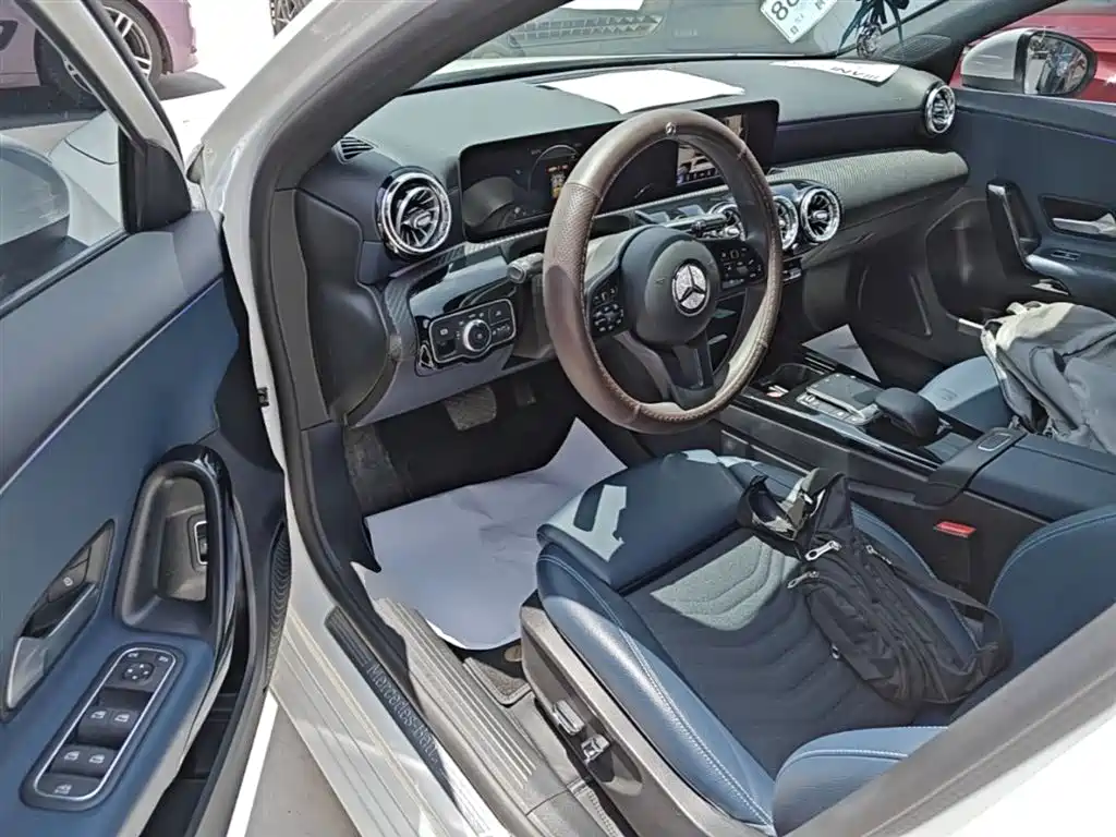 Mercedes-Benz A-Class 2022 A 180 L фото 16