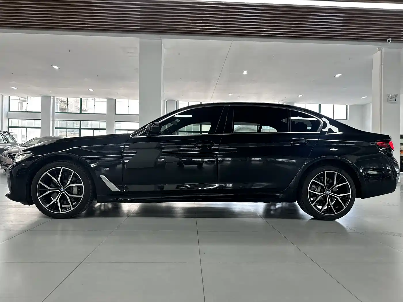 BMW 5 Series 2021 530Li Premium M Sport Package фото 7