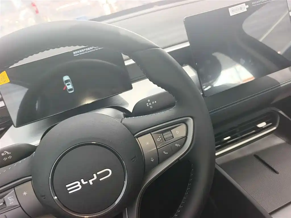 BYD Hai Bao 05 DM-i 2026 DM-i 128KM Luxury фото 14