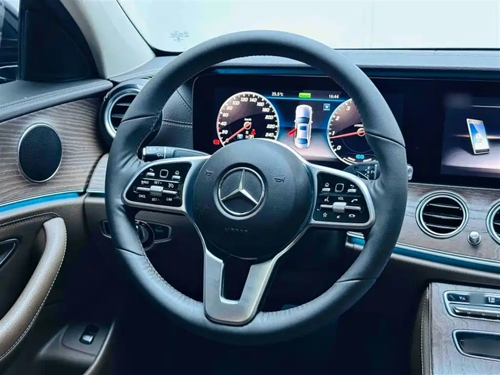 Mercedes-Benz E-Class 2020 E 260 L фото 14