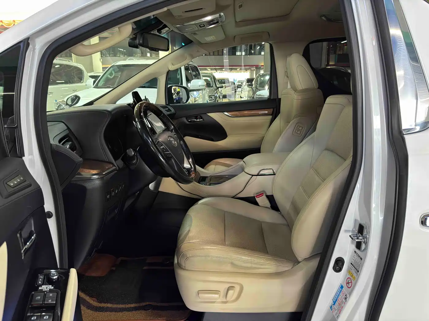 Toyota Alphard 2015 3.5L Premium Edition фото 7