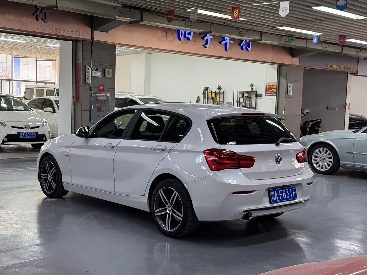 BMW 1 Series (Import) 2015 120i Sport Design Package фото 3