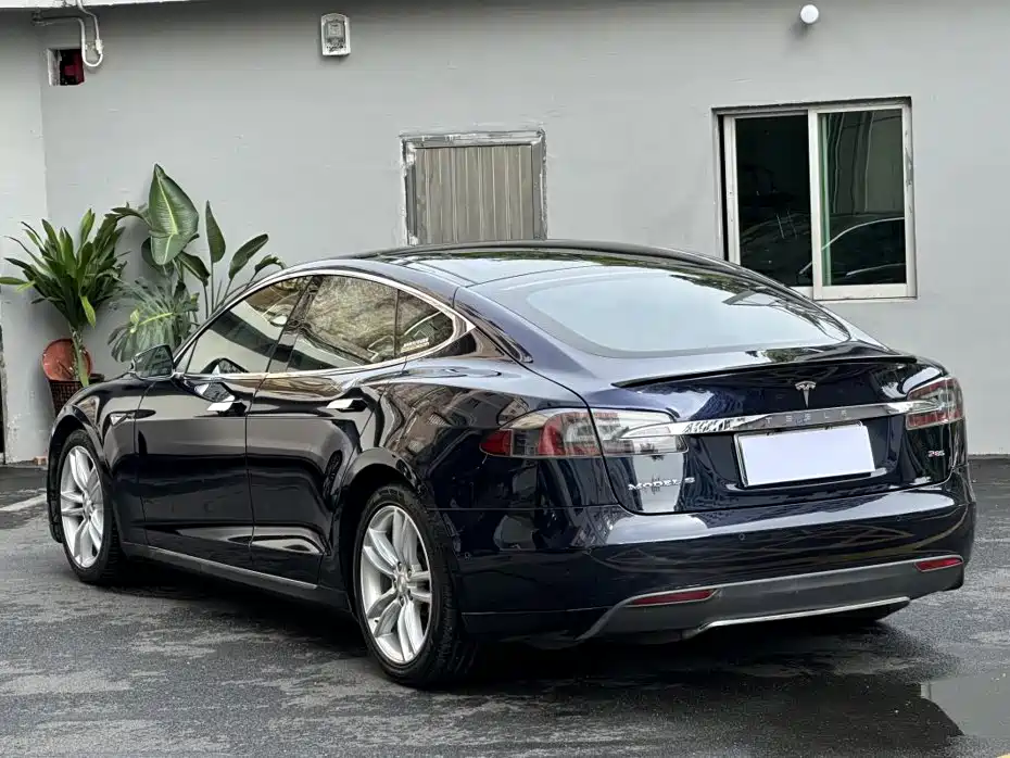 Tesla Model S 2016 2014 Model S P85