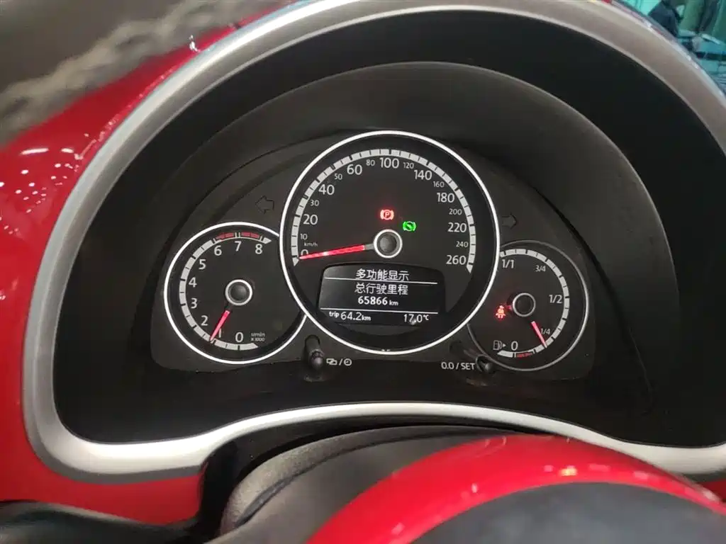 Volkswagen Beetle 2015 180TSI фото 12