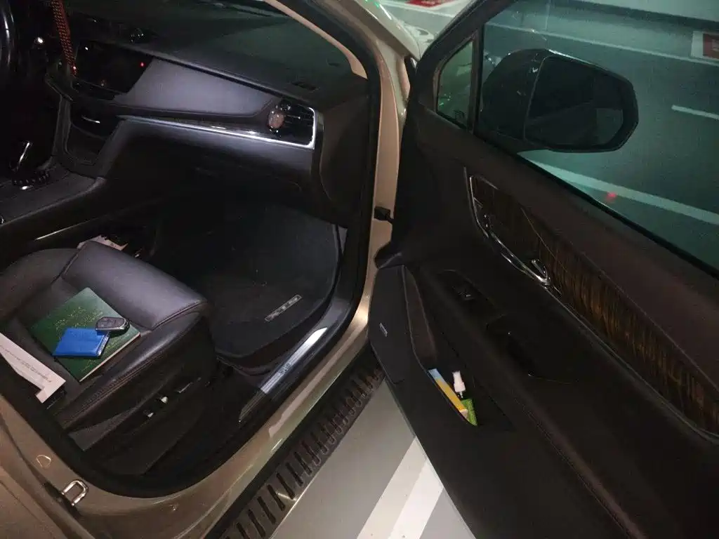 Cadillac XT5 2016 2016 28T AWD Luxury Model