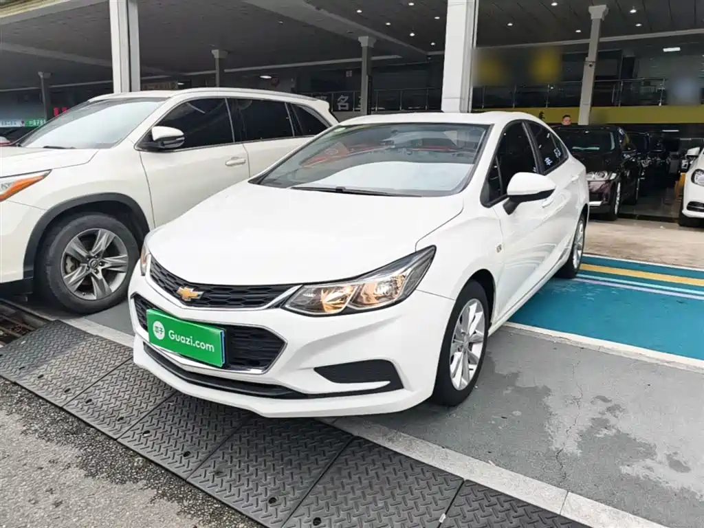 Chevrolet Cruze 2018 320 Automatic Pioneer Sunroof Edition