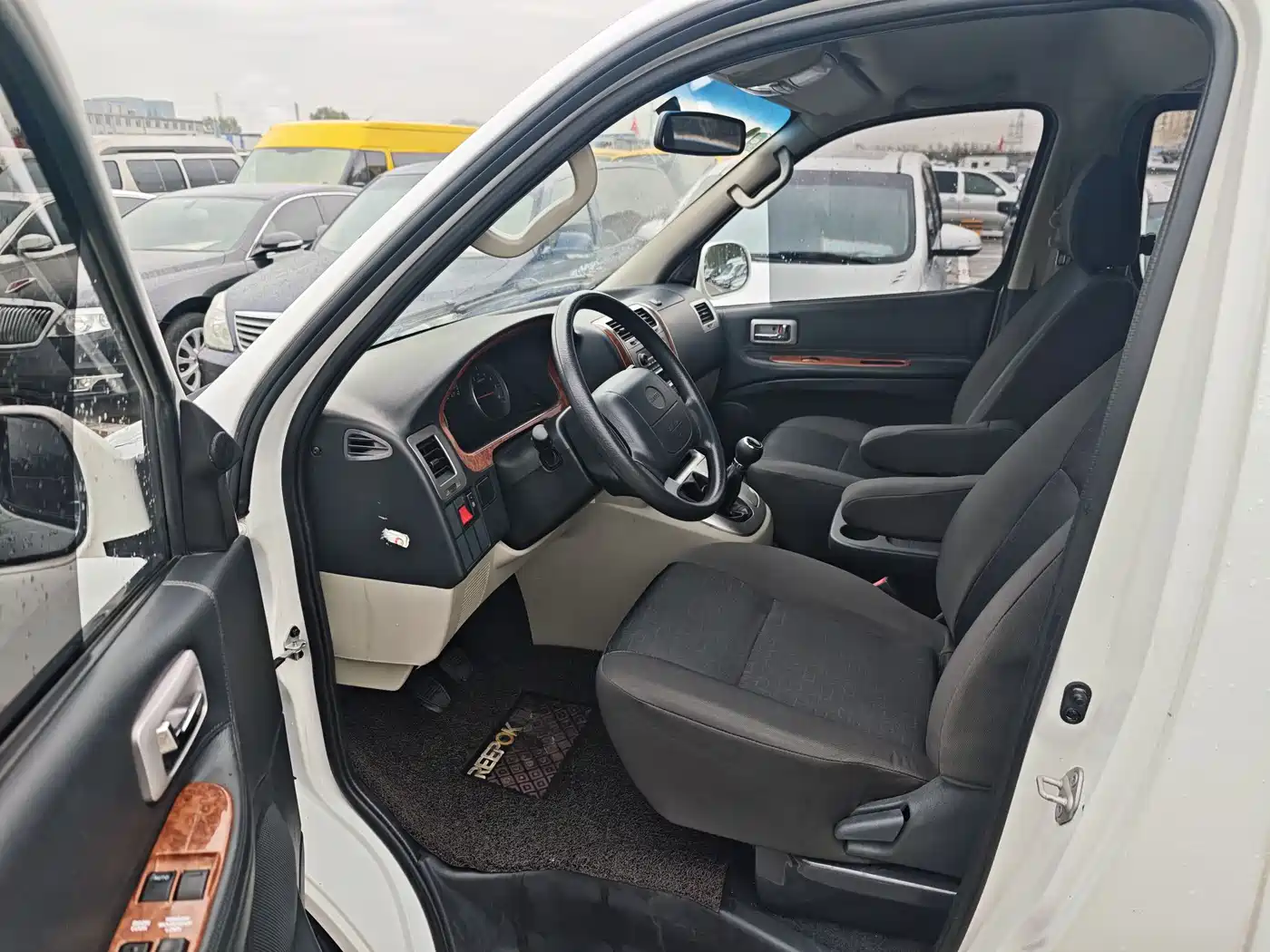 Jinbei Grace 2017 2016 2.0L Express Luxury