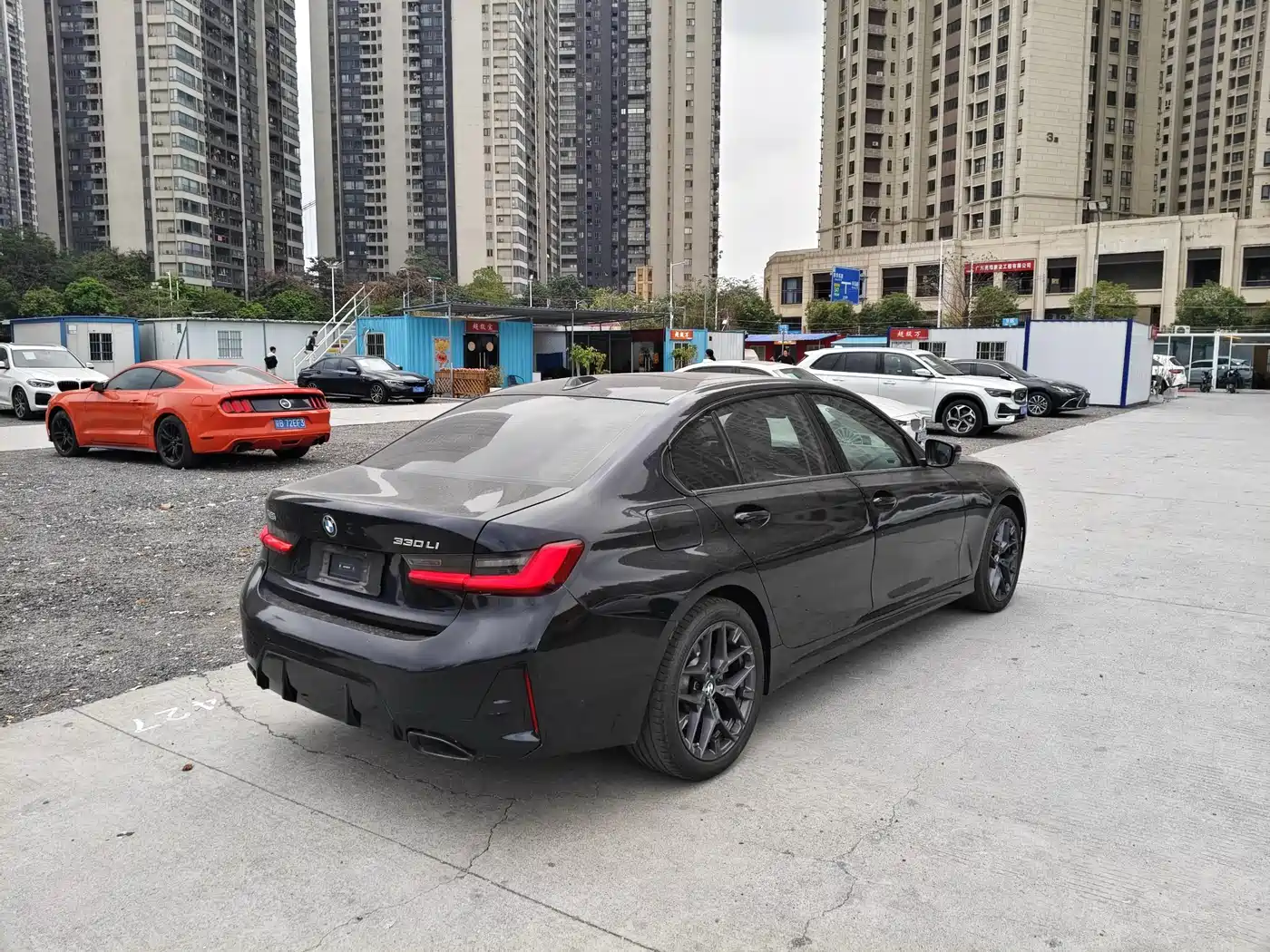 BMW 3 Series 2025 330Li M Sport Night Edition фото 9