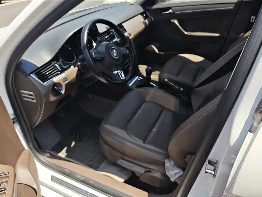 Volkswagen Bora 2015 Quality Edition 1.6L Manual Fashion фото 9