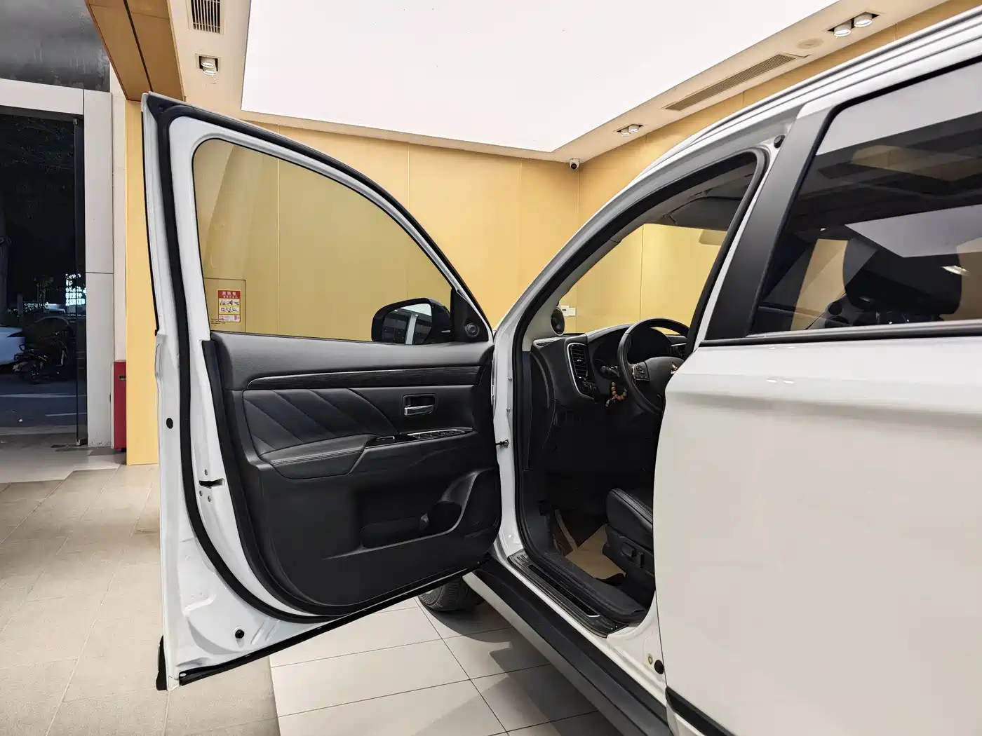 Mitsubishi Outlander 2019 2.0L 2WD Enjoy 5-Seater China VI фото 8