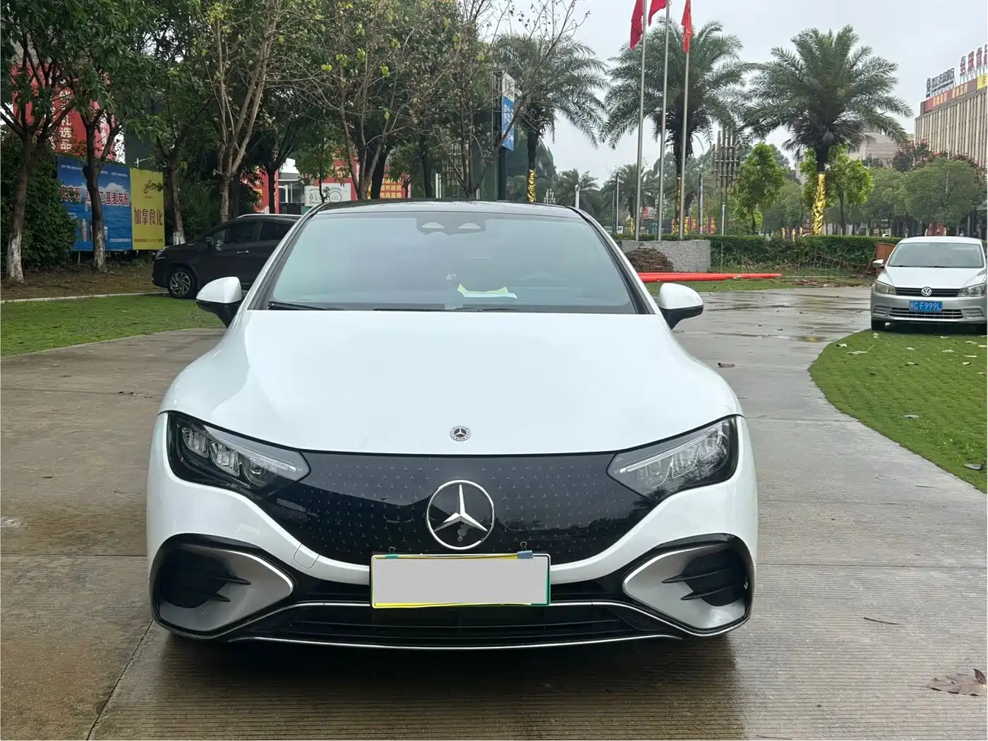 Mercedes-Benz EQE 2022 350 Luxury Edition фото 2