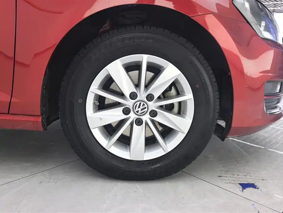 Volkswagen Golf 2015 1.6L Automatic Fashion фото 6
