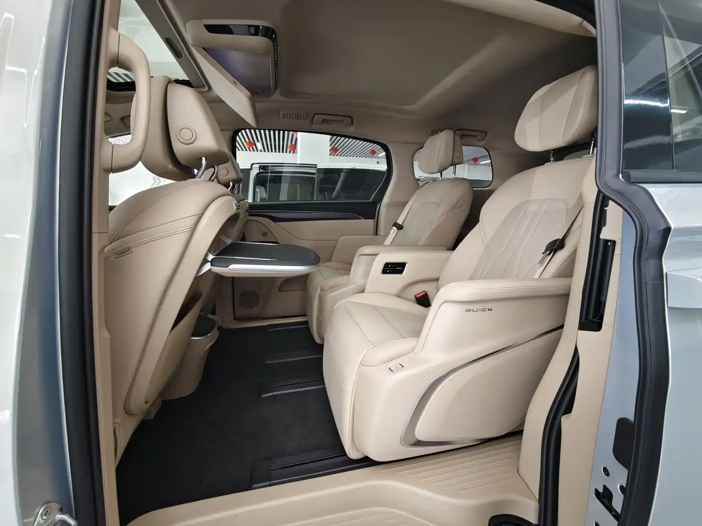 BUICK GL8 NEW ENERGY