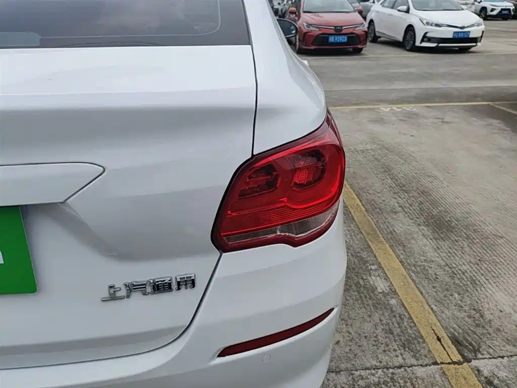 Chevrolet Cavalier 2016 1.5L Automatic Delight Edition фото 8