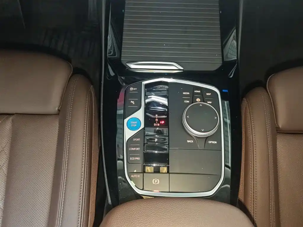 BMW iX3 2022 Facelift Leading Model фото 14