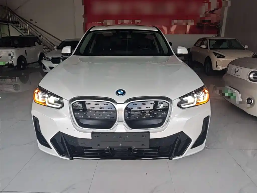 BMW iX3 2022 Facelift Leading Model фото 3