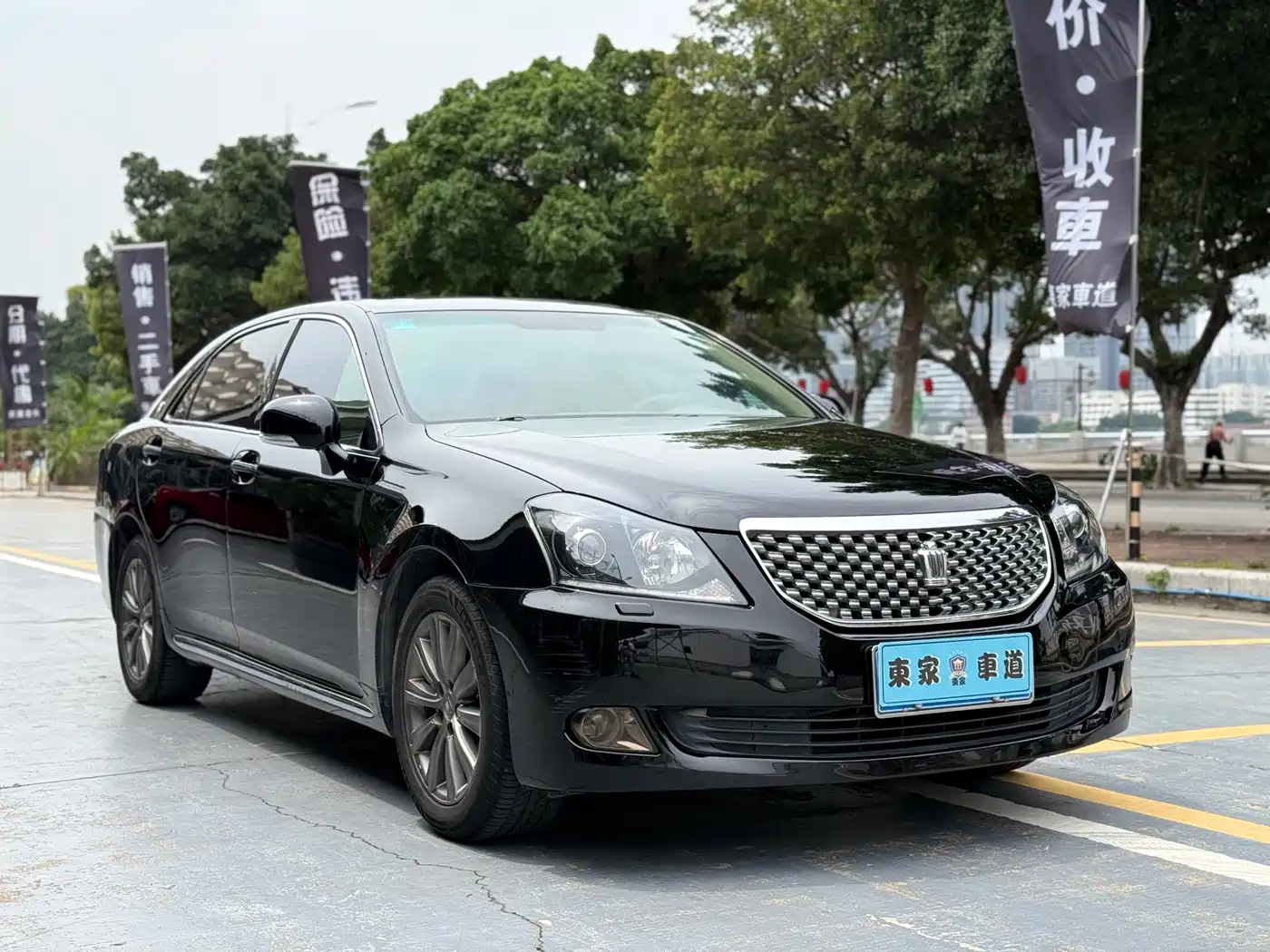 Toyota Crown 2010 2.5L Royal Leather Sunroof Navigation фото 3