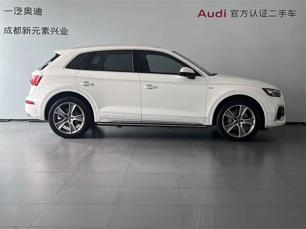 Audi Q5L 2022 45T Luxury Dynamic фото 3