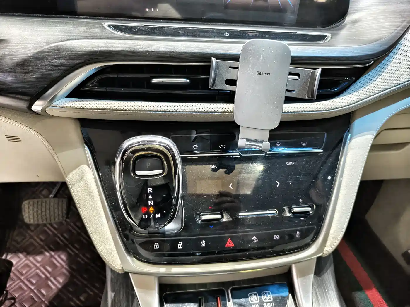 Buick GL8 2021 ES Landlord 653T Comfort фото 15