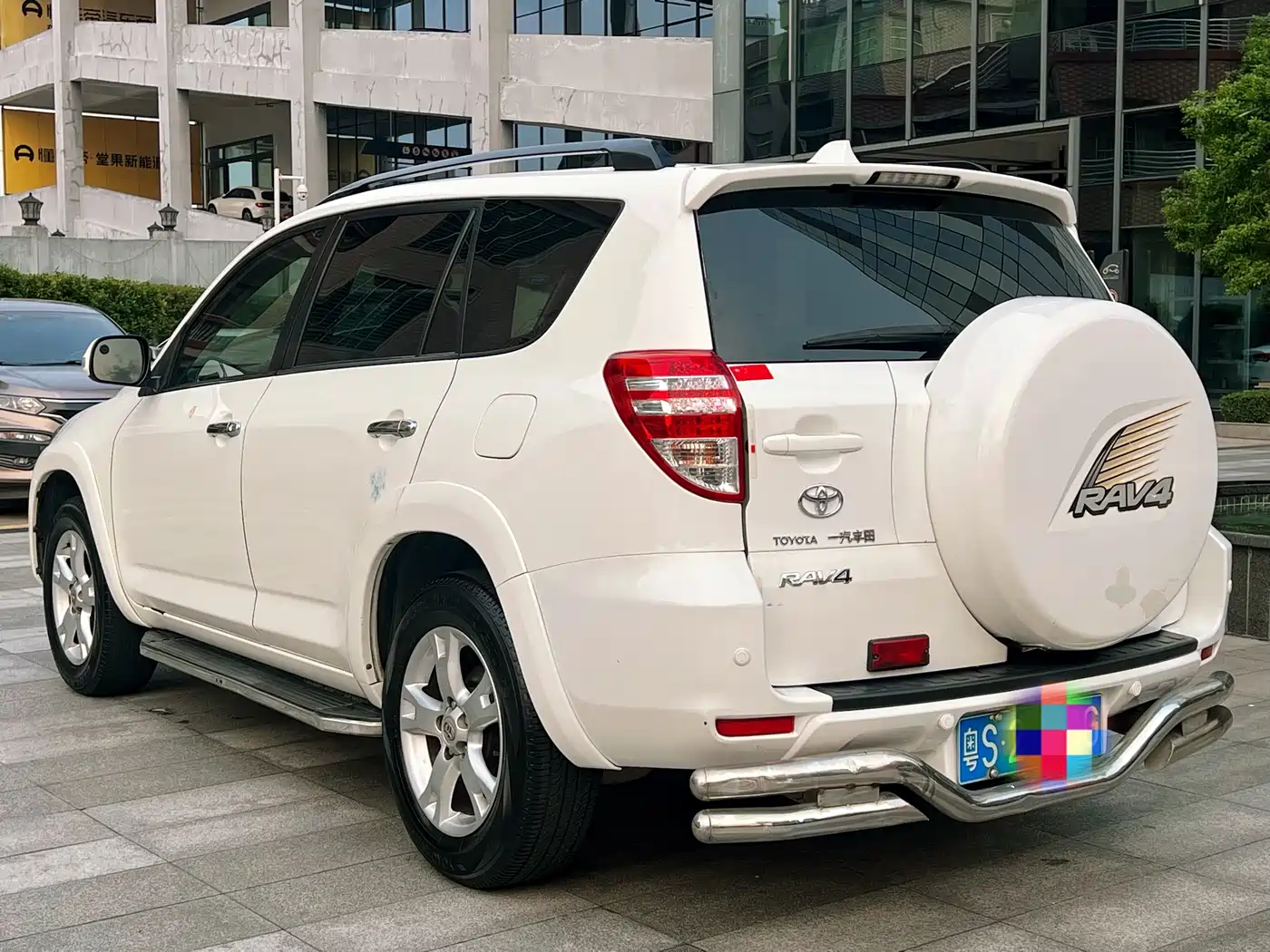 Toyota RAV4 Rongfang 2011 2.0L Automatic Luxury Edition фото 6