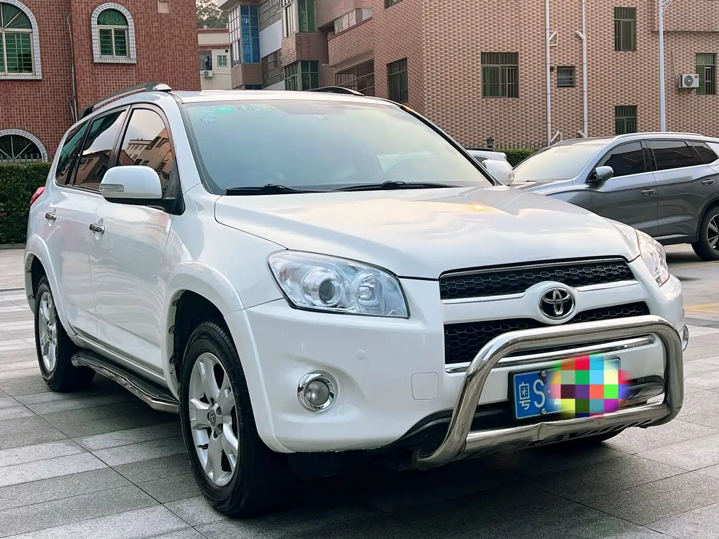 Toyota RAV4 Rongfang 2011 2.0L Automatic Luxury Edition фото 3