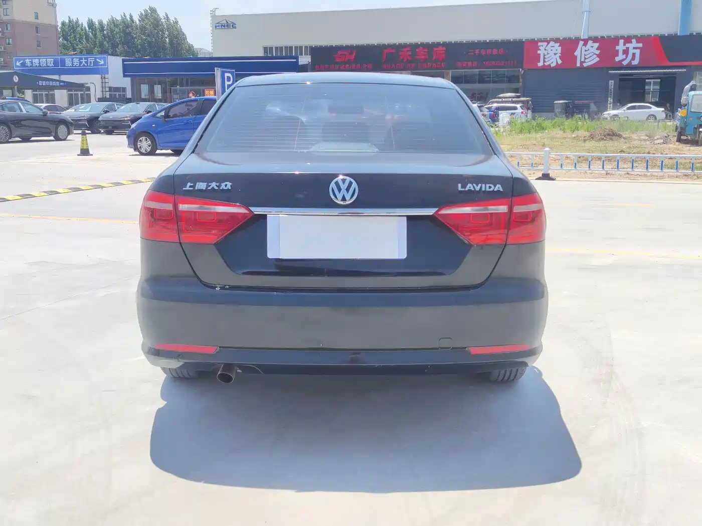 Volkswagen Lavida 2013 Facelift Classic 1.6L Manual Trend фото 9