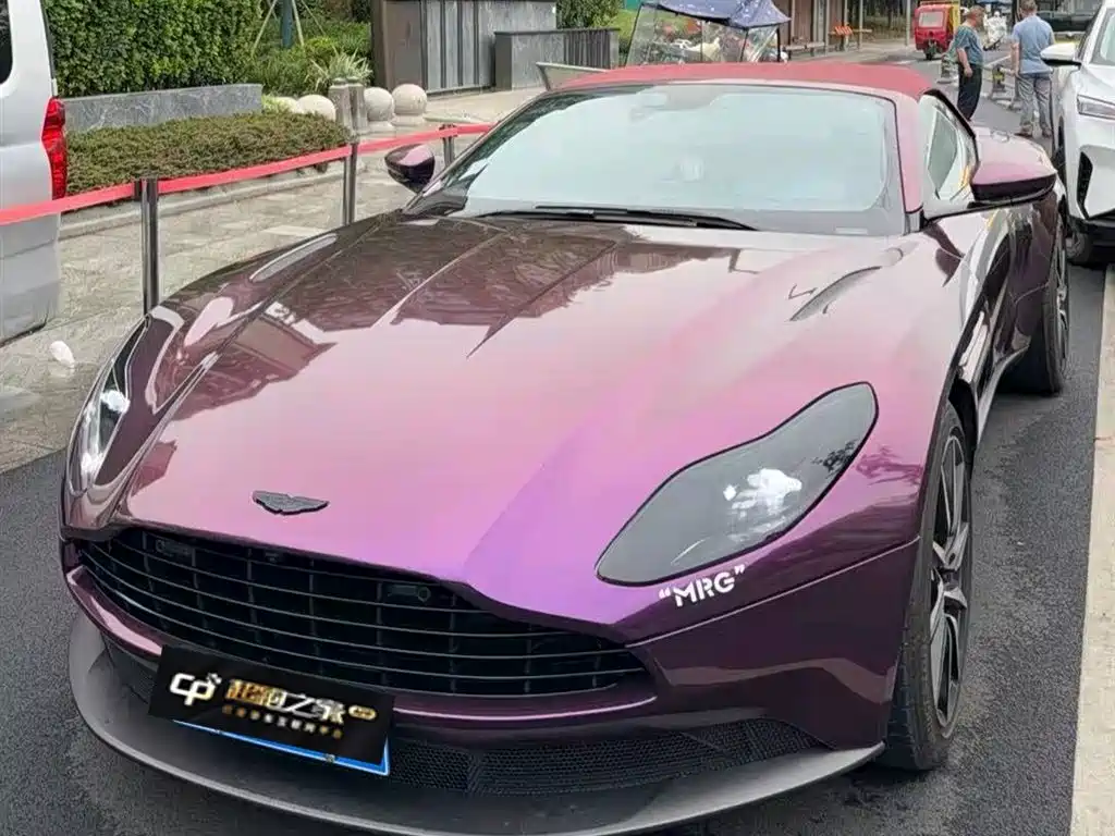 ASTON MARTIN DB11