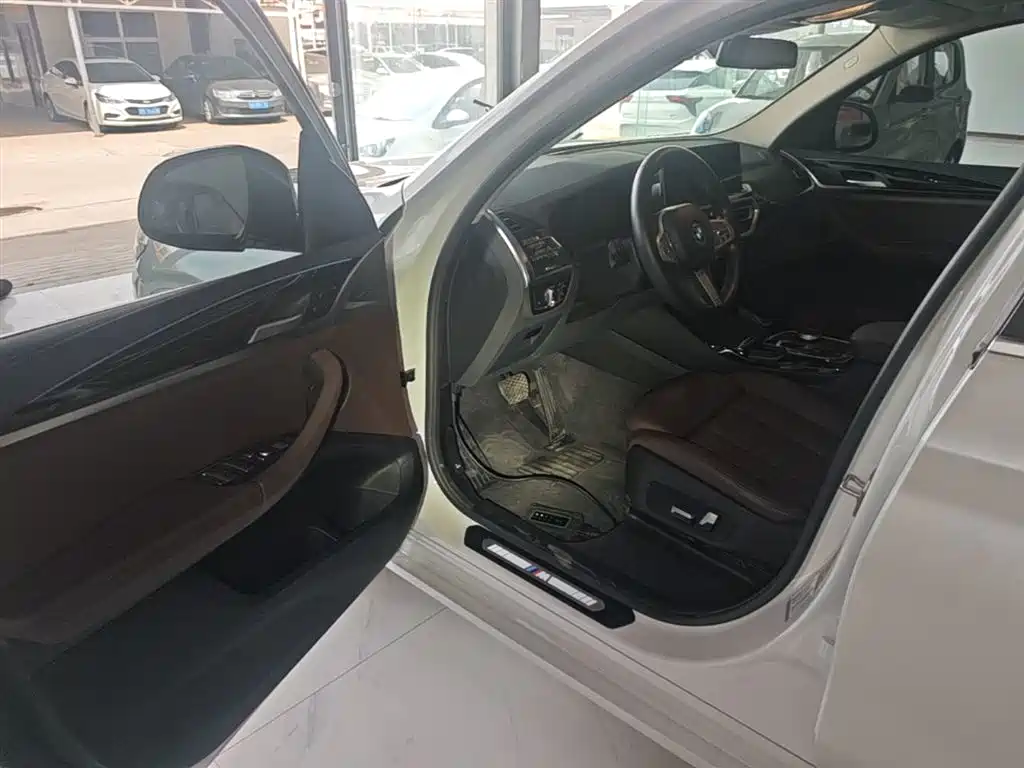BMW iX3 2022 Facelift Leading Model фото 16