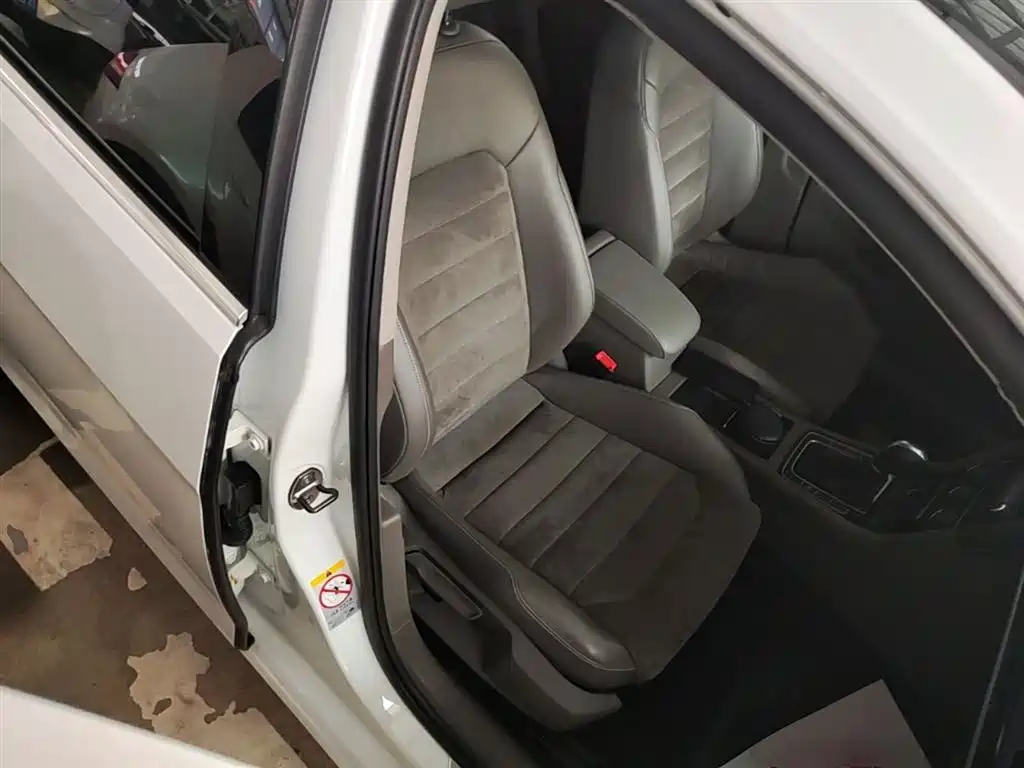 Volkswagen Golf 2015 1.4TSI Automatic Flagship фото 25