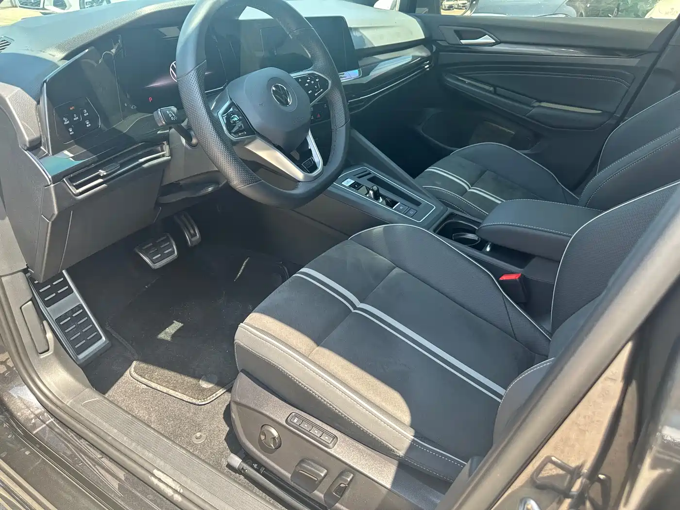 Volkswagen Golf 2021 280TSI DSG R-Line фото 4
