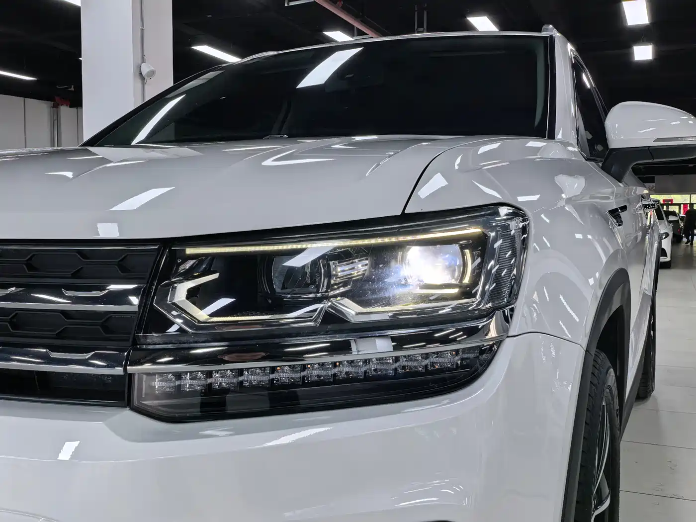 Volkswagen Tharu 2022 280TSI FWD Luxury Edition фото 4