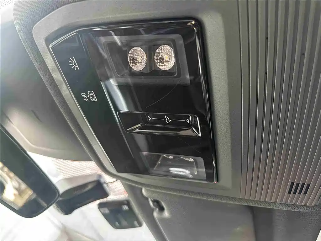 Volkswagen Golf 2021 280TSI DSG R-Line фото 11