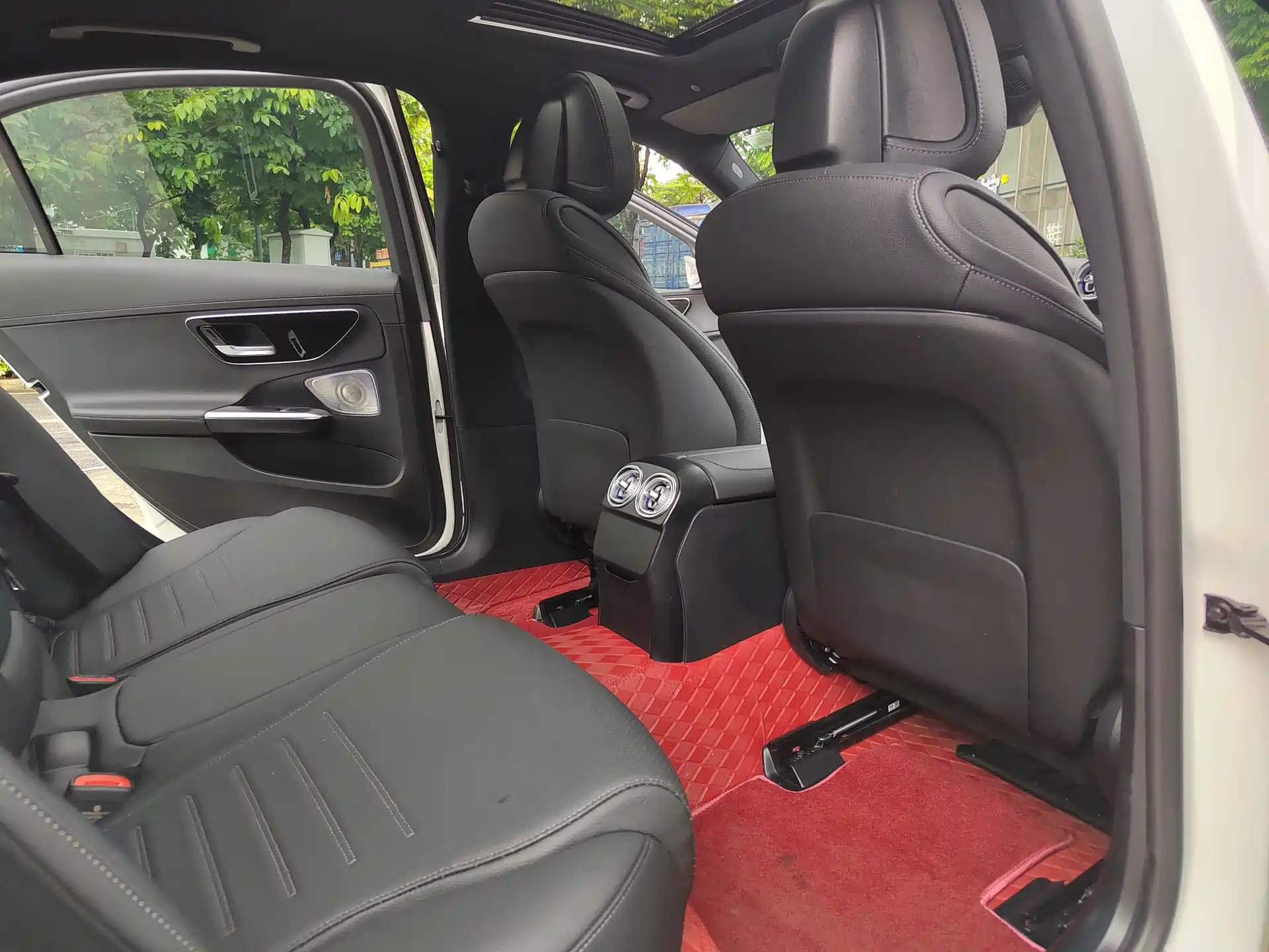 Фото 26 - Mercedes-Benz C-Class