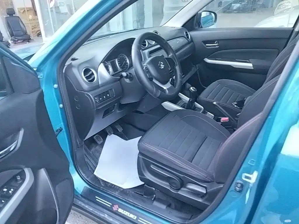 Suzuki Vitara 2017 2016 1.6L Manual 2WD Progressive Model