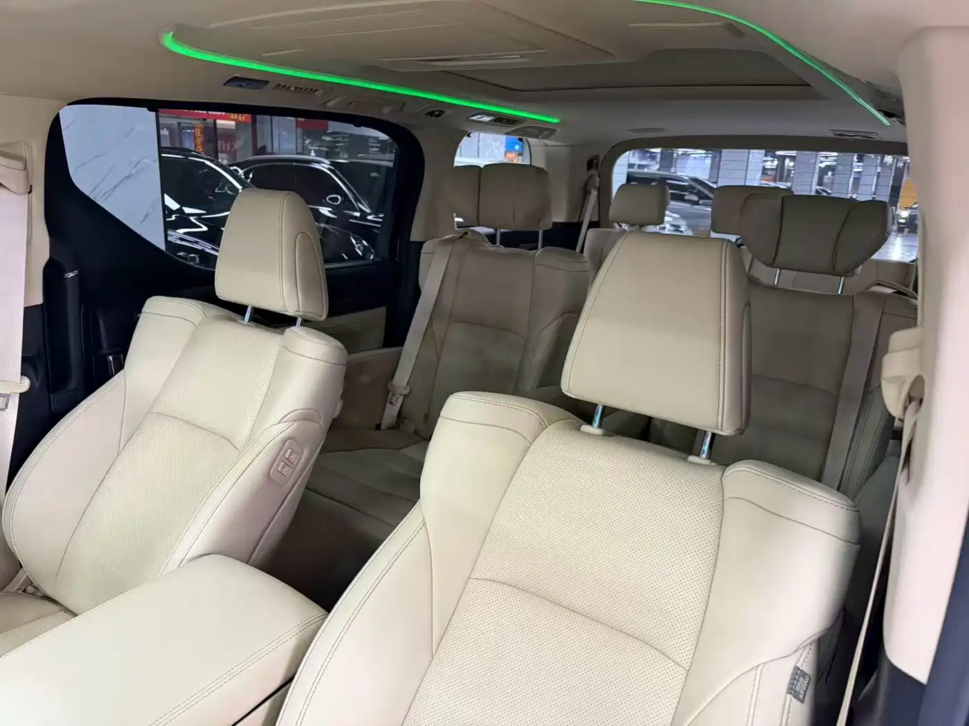 Toyota Alphard 2020 Hybrid 2.5L Luxury Edition фото 14