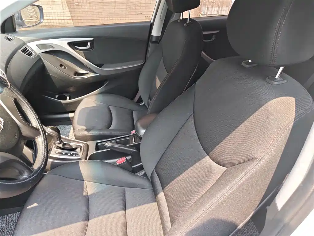 Hyundai Langdong 2016 1.6L Automatic Smart Edition фото 8