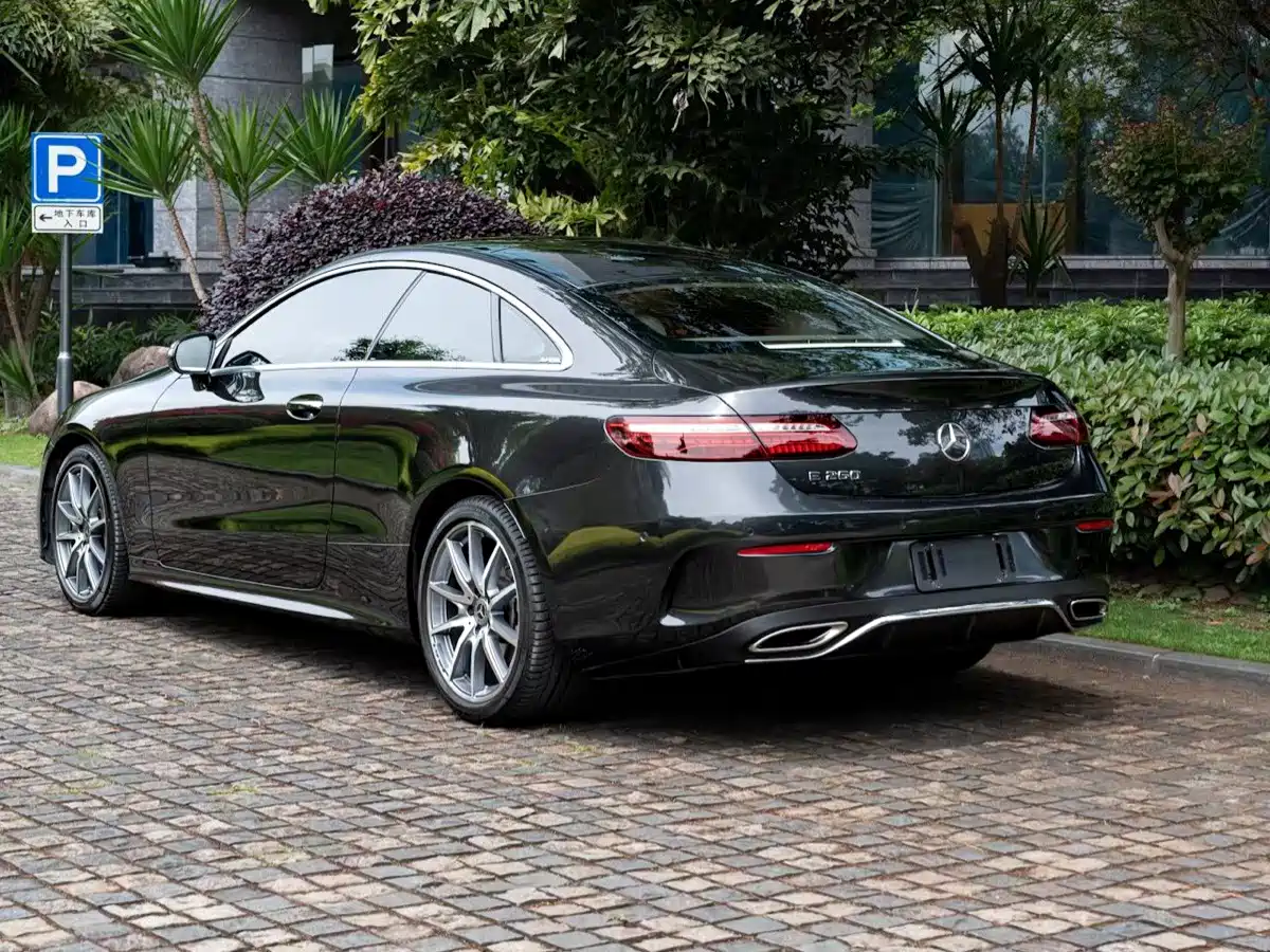 Mercedes-Benz E-Class (Import) 2023 E 260 Coupe фото 3