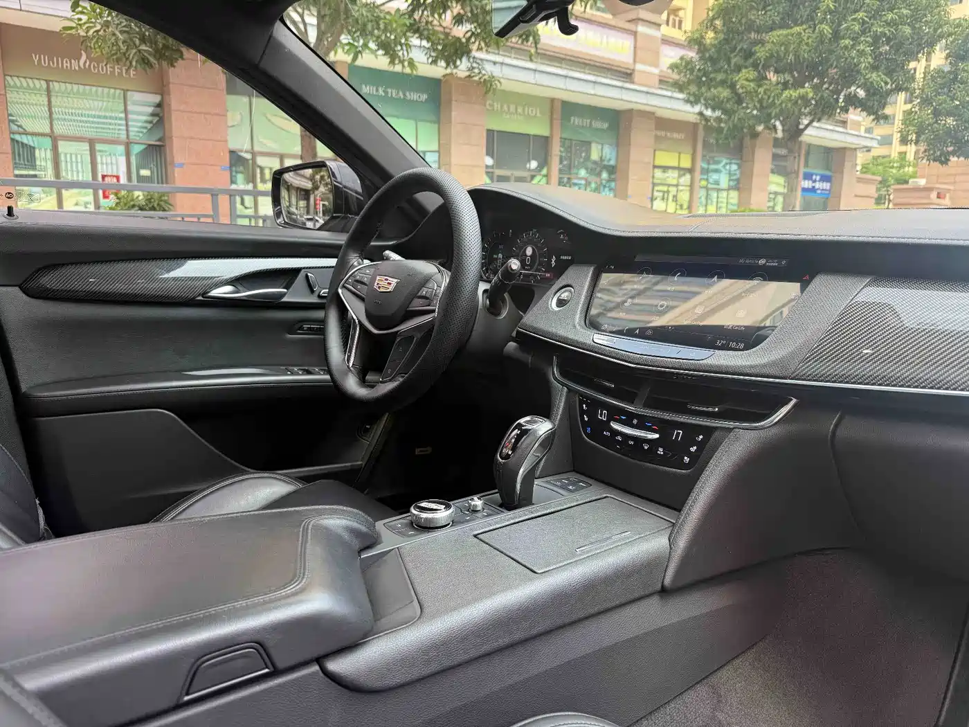 Cadillac CT6 2019 28T Leading Sport Model фото 8