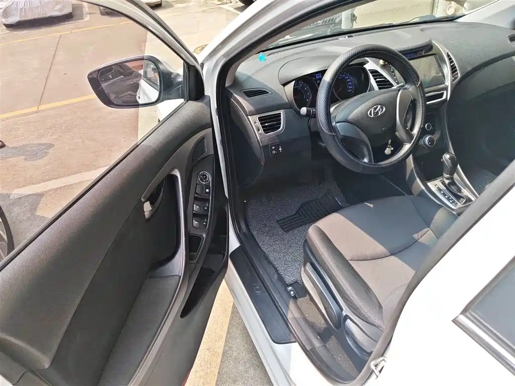 Hyundai Langdong 2016 1.6L Automatic Smart Edition фото 14