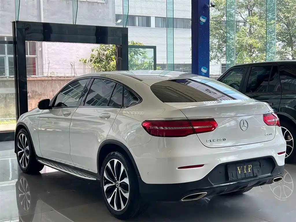 Mercedes-Benz GLC Coupe 2019 GLC 260 4MATIC Coupe SUV фото 8