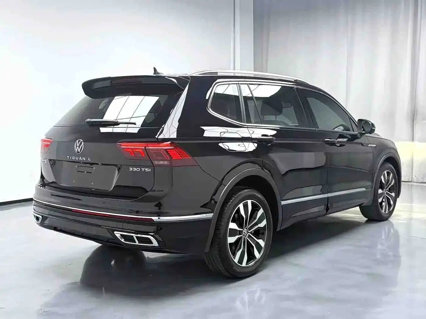 Volkswagen Tiguan L 2023 330TSI Auto 2WD R-Line Flagship Edition фото 3